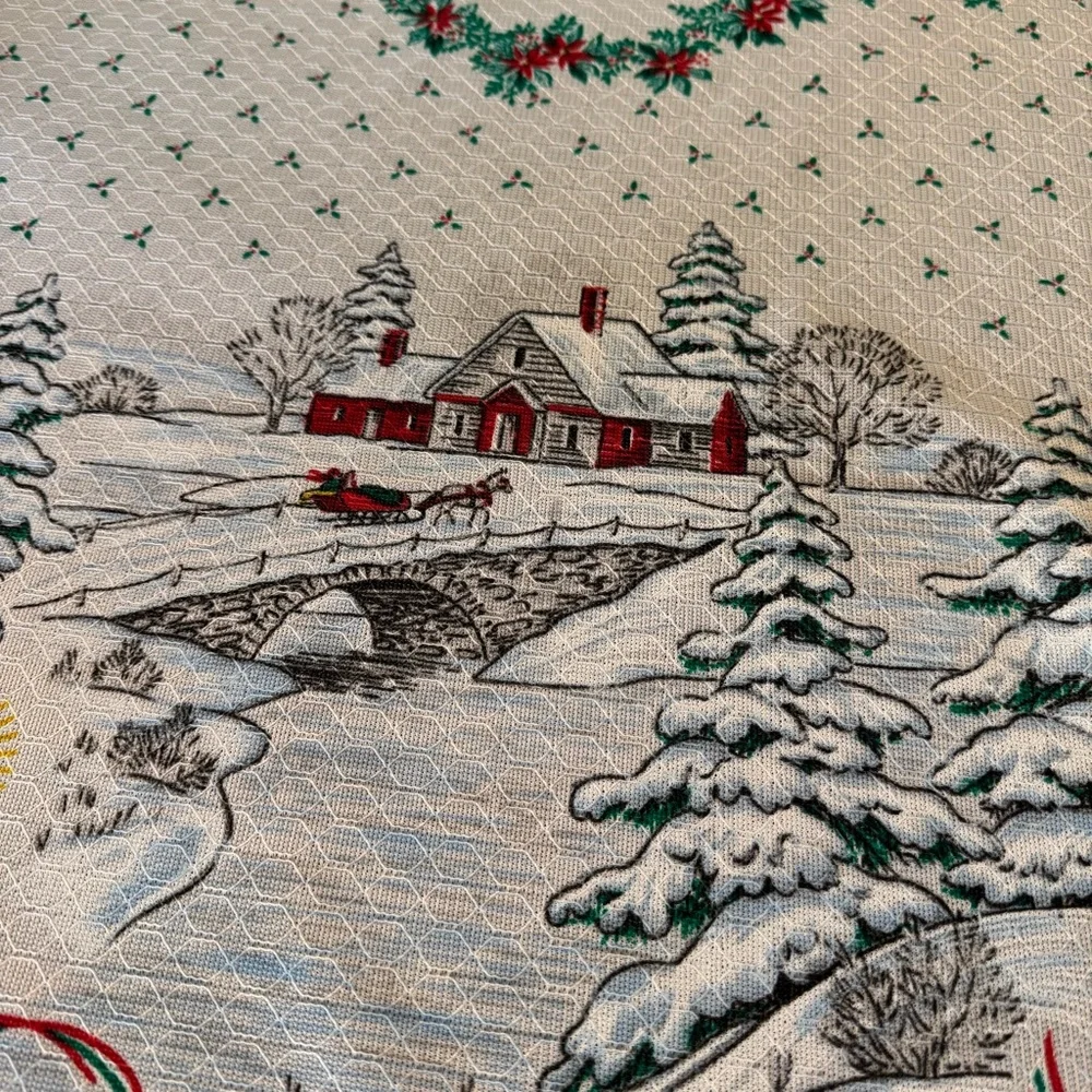 Holiday Poinsettia Snow Farm Textured Round Table Cloth